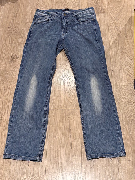 GH-jeans – Y2K jeans med broderte baklommer