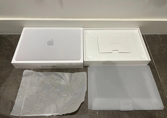 MacBook Neo sølv