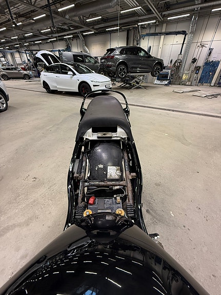 Suzuki GSX 600 F 8 of 14