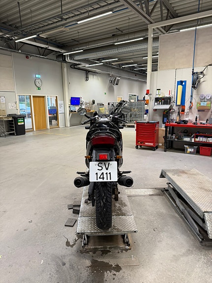 Suzuki GSX 600 F 9 of 14