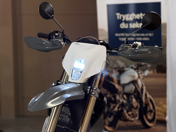 Stark VARG EX ALPHA Enduro 80 hk // God pris grunnet liten transportskade// 6 of 22