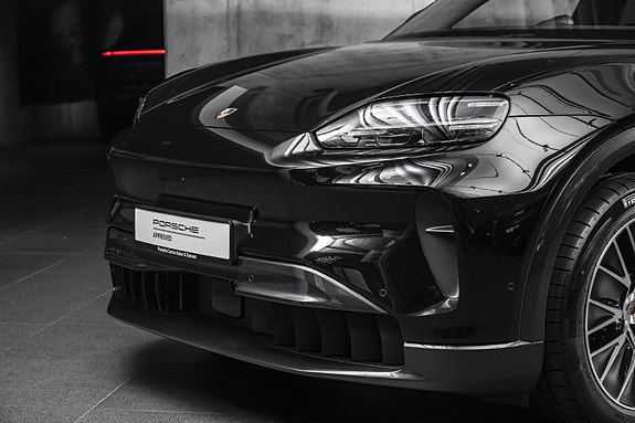 Porsche Cayenne 4 of 30