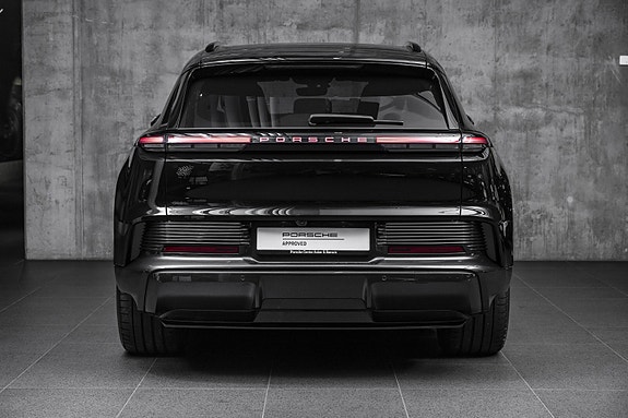 Porsche Cayenne 7 of 30