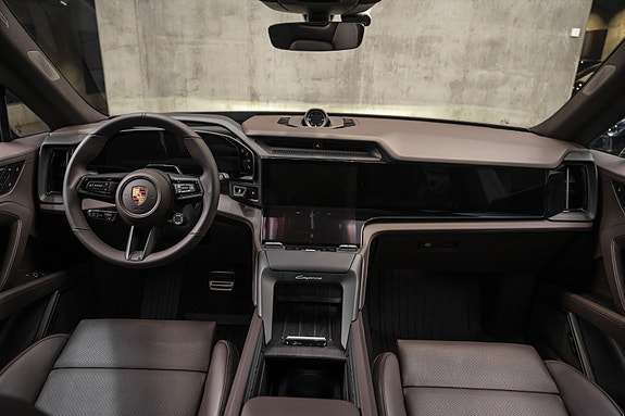 Porsche Cayenne 24 of 30