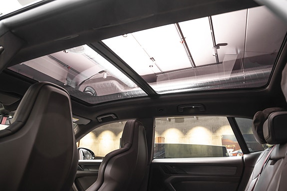 Porsche Cayenne 23 of 30