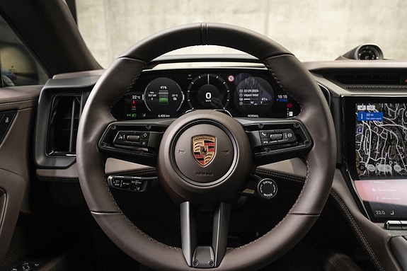 Porsche Cayenne 26 of 30