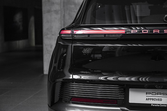 Porsche Cayenne 10 of 30