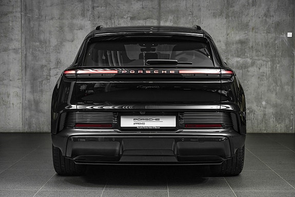 Porsche Cayenne 7 of 30