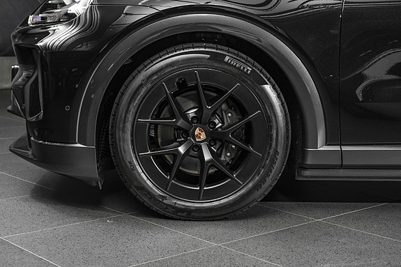 Porsche Cayenne 15 of 30