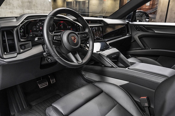 Porsche Cayenne 17 of 30