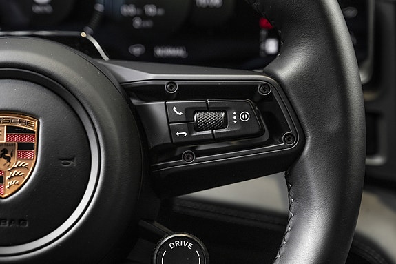 Porsche Cayenne 27 of 30