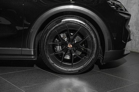 Porsche Cayenne 14 of 30