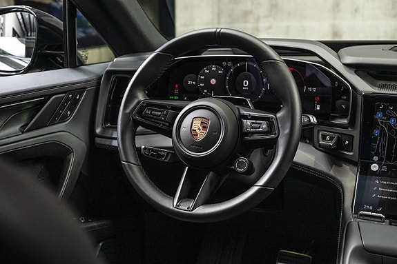 Porsche Cayenne 24 of 30