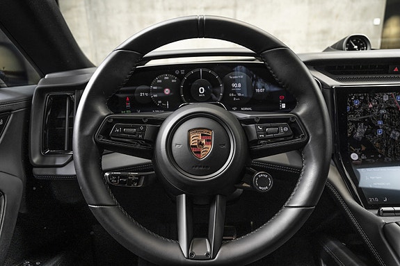Porsche Cayenne 25 of 30