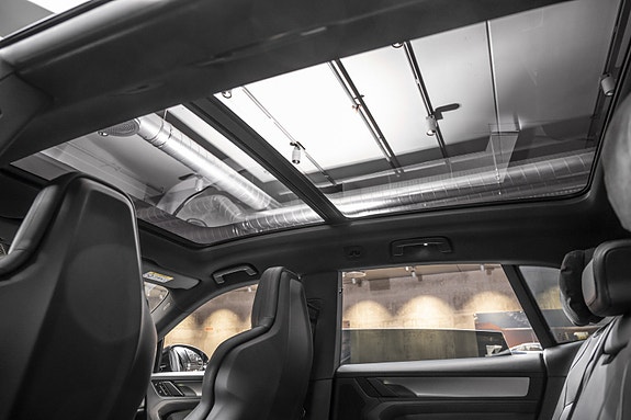 Porsche Cayenne 22 of 30