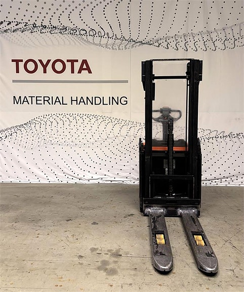 Toyota SWE160 3 of 4