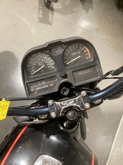 Suzuki GSX750 8 of 8