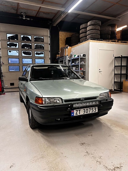 Mazda 323