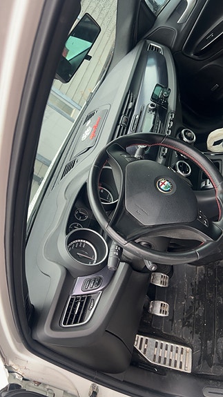 Alfa Romeo Giulietta 7 of 9
