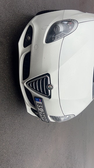 Alfa Romeo Giulietta 2 of 9