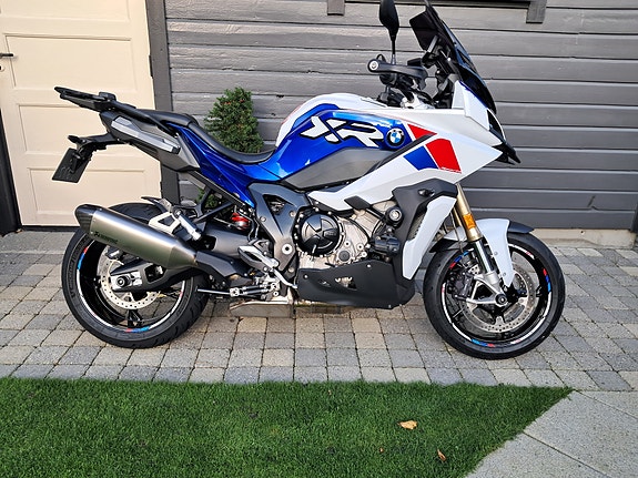 BMW S 1000 XR 2 of 7