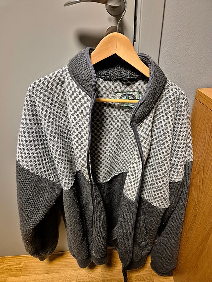 🧶 Northern Comfort kraftig strikkejakke / ullcardigan – Str. XL
