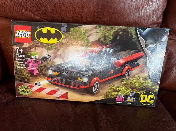 LEGO DC 76188 Batman Classic Batmobile