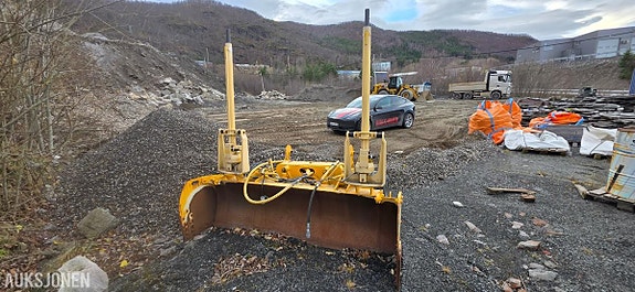 Andre D. Gutzwiller FG 20 frontmontert grader-/avrettingsblad med BM-innfestning og laserstyring 2 of 30