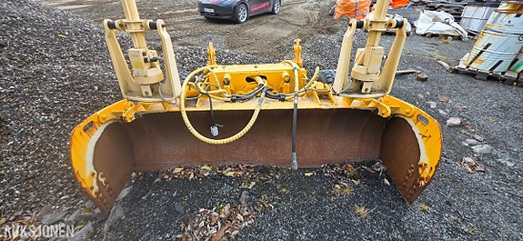 Andre D. Gutzwiller FG 20 frontmontert grader-/avrettingsblad med BM-innfestning og laserstyring 6 of 30
