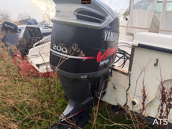 190 båt m/ Yamah hpdi V max 200 2004 modell motor 8 of 12