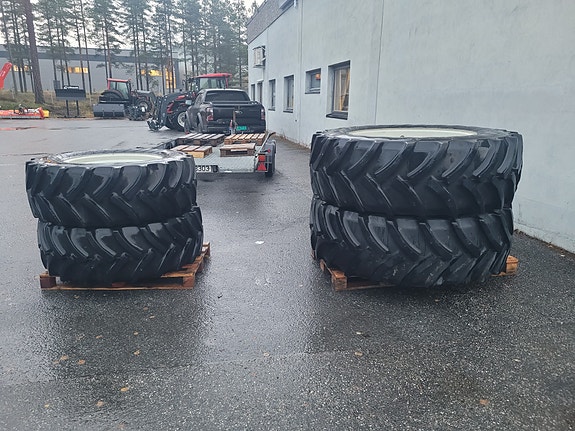 Mitas hjul på felg., kr 55 000,-
