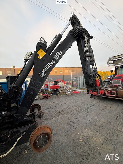 Huddig 1260B Traktorgraver m/ skinnehjul - 3 skuffer, tilt og mannskapskurv 23 of 30
