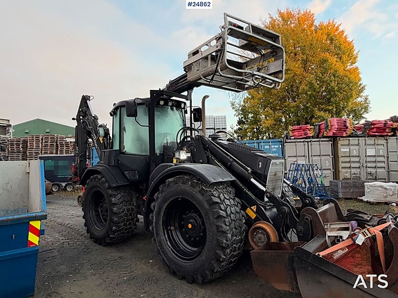 Huddig 1260B Traktorgraver m/ skinnehjul - 3 skuffer, tilt og mannskapskurv 11 of 30