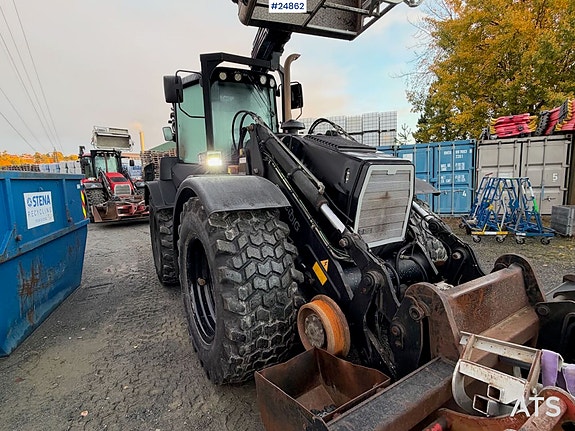 Huddig 1260B Traktorgraver m/ skinnehjul - 3 skuffer, tilt og mannskapskurv 13 of 30