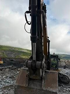Cat 395 8 of 30