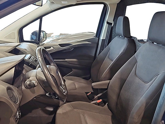 Ford Transit Courier 9 of 20