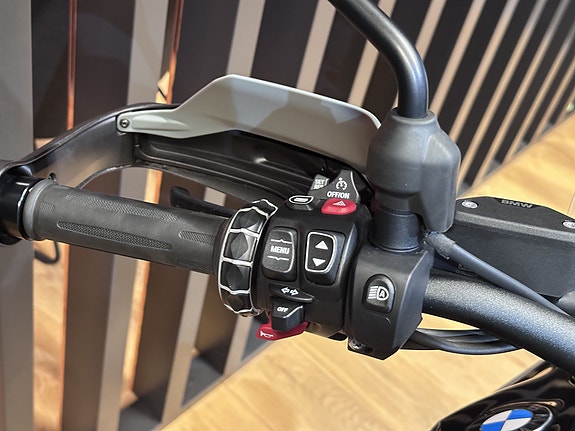BMW R 1300 GS "Fullutstyrt" med koffertsett 8 of 9
