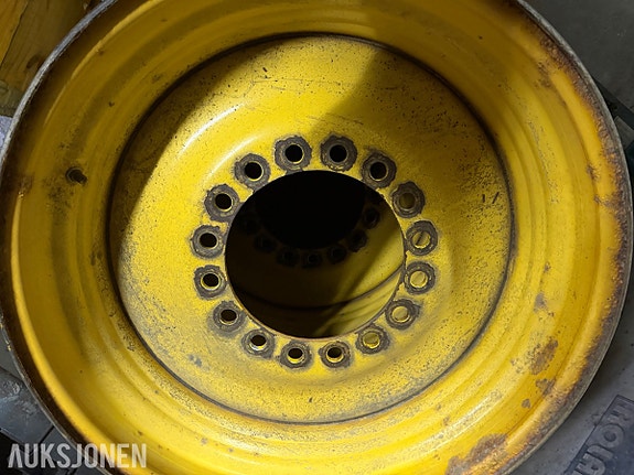 Volvo 4 stk. 30" felger til Volvo L70/L90 6 of 7