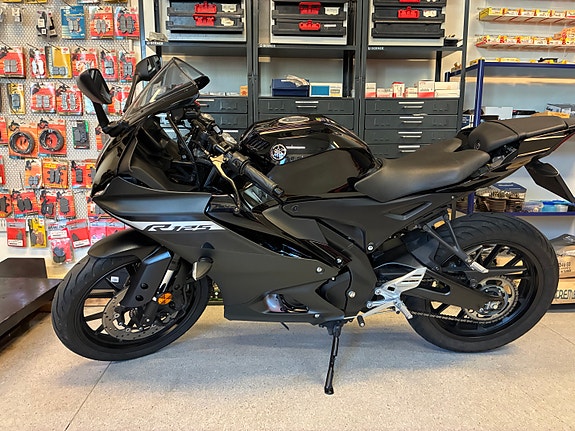 Yamaha YZF-R 125 4 of 4