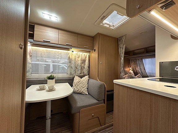 Adria Aviva 390PS / Eberspächer / 801KG / Kjørevogn / Fortelt 14 of 30