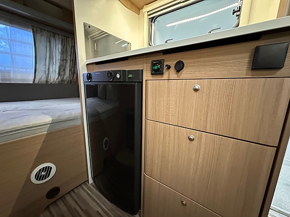 Adria Aviva 390PS / Eberspächer / 801KG / Kjørevogn / Fortelt 27 of 30