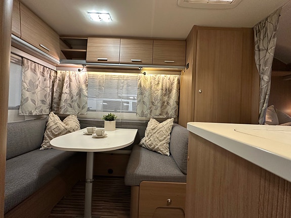 Adria Aviva 390PS / Eberspächer / 801KG / Kjørevogn / Fortelt 15 of 30