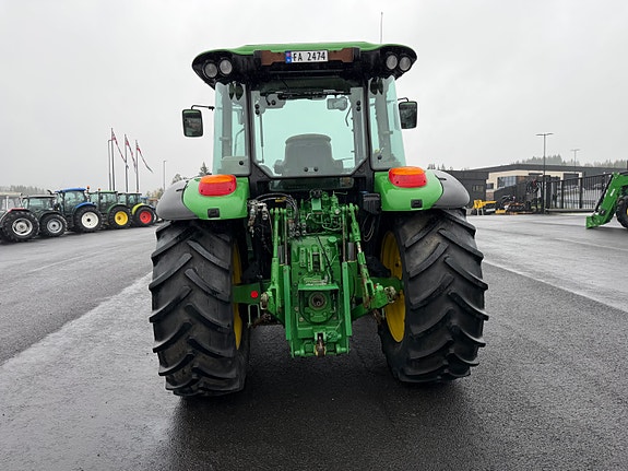 John Deere 5100 R 13 of 30
