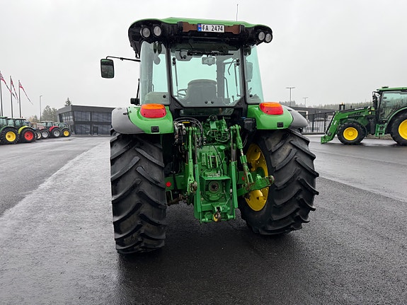 John Deere 5100 R 12 of 30