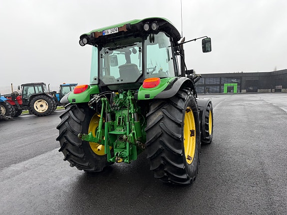 John Deere 5100 R 15 of 30