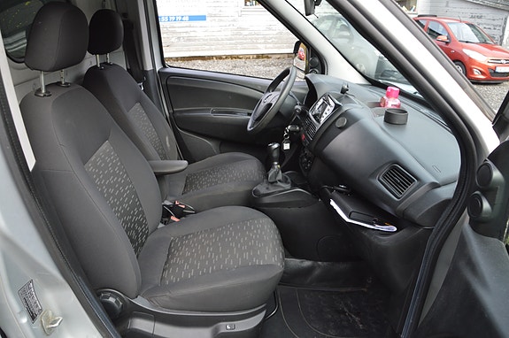 Opel Combo 8 of 16