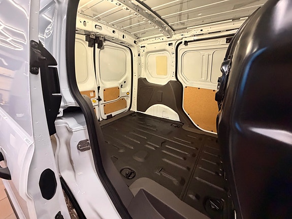 Ford Transit Connect 14 of 26