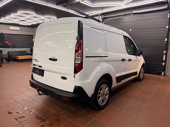 Ford Transit Connect 6 of 26