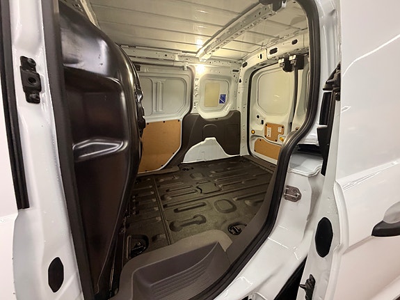 Ford Transit Connect 11 of 26