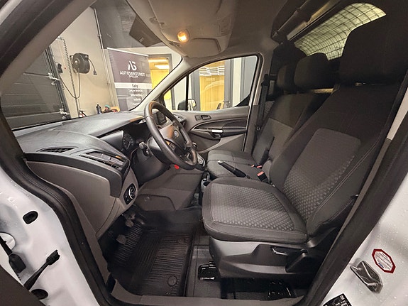 Ford Transit Connect 9 of 26